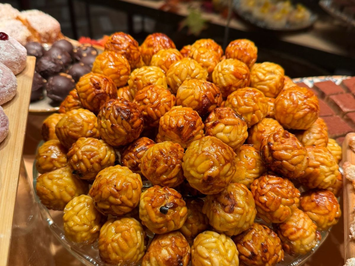 Del Horno a la Mesa: El Arte de los Panellets&nbsp;Catalanes